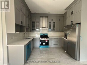 14 Glenridge Rd in Brampton, ON - Building Photo - Building Photo