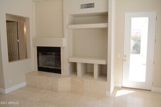 7637 E Calle De Las Brisas in Scottsdale, AZ - Building Photo - Building Photo