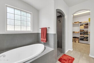 1044 Gaitan St in Horizon City, TX - Building Photo - Building Photo