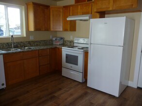 4373 Toni Ave N in Keizer, OR - Building Photo - Building Photo