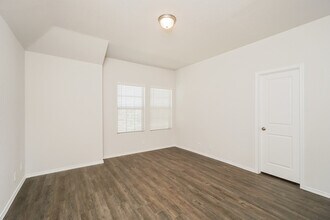5007 Jade Crossing in San Antonio, TX - Building Photo - Building Photo