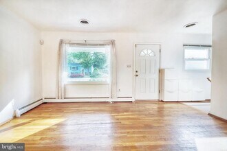 14307 Bismark Ave in Woodbridge, VA - Building Photo - Building Photo