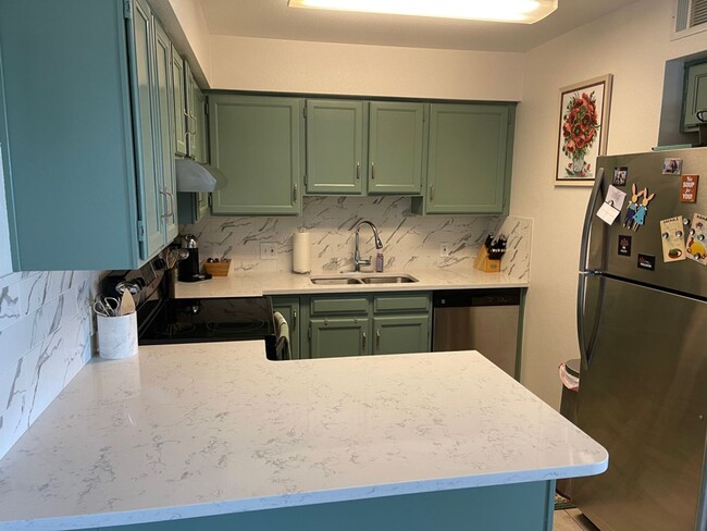 property at 13950 E Oxford Pl