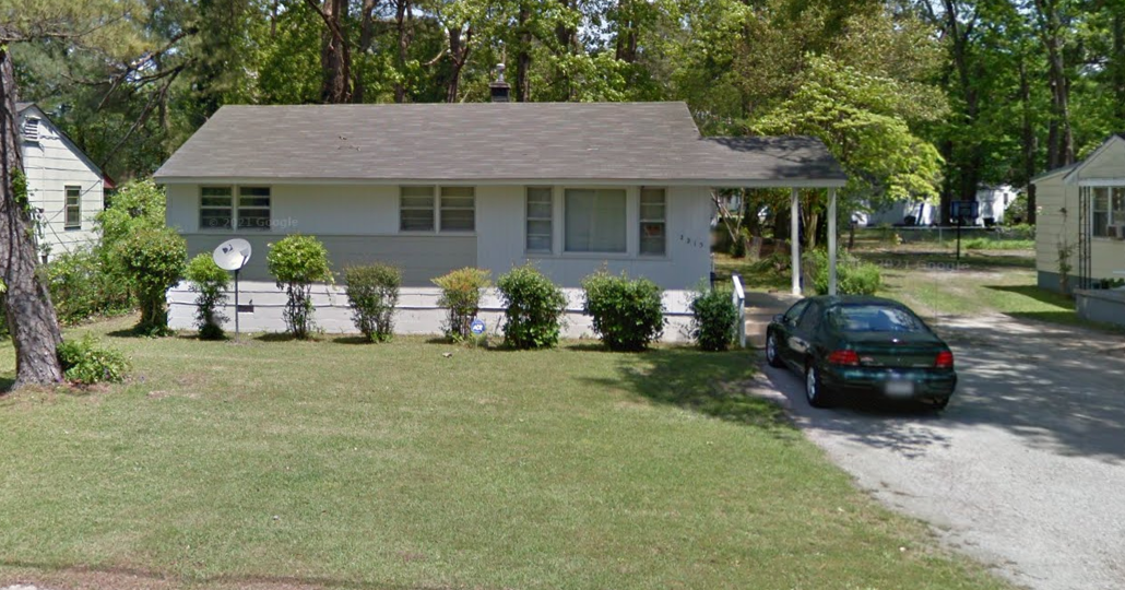 2215 Ivy Rd in Kinston, NC - Building Photo