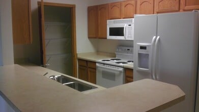 Manchester Place Apartments in Portage, WI - Foto de edificio - Building Photo