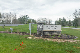 Briarwood Estates in Richfield, OH - Building Photo - Building Photo