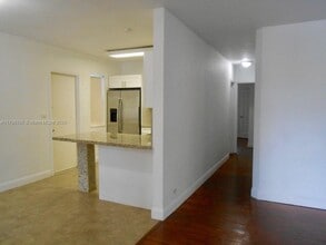 625 South Dr in Miami Springs, FL - Building Photo - Building Photo