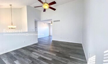 1021 SE Steeple Dr in Blue Springs, MO - Building Photo - Building Photo