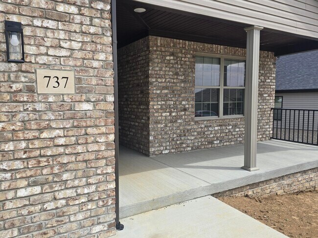 737 Yellowstone Trl in Richmond, KY - Building Photo - Building Photo