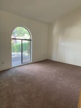 6405 Landfair Dr in Bakersfield, CA - Foto de edificio - Building Photo