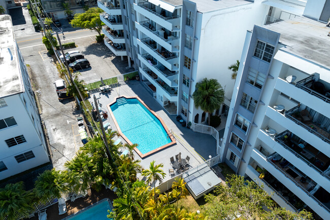 The Vintage in Bay Harbor Islands, FL - Building Photo - Building Photo