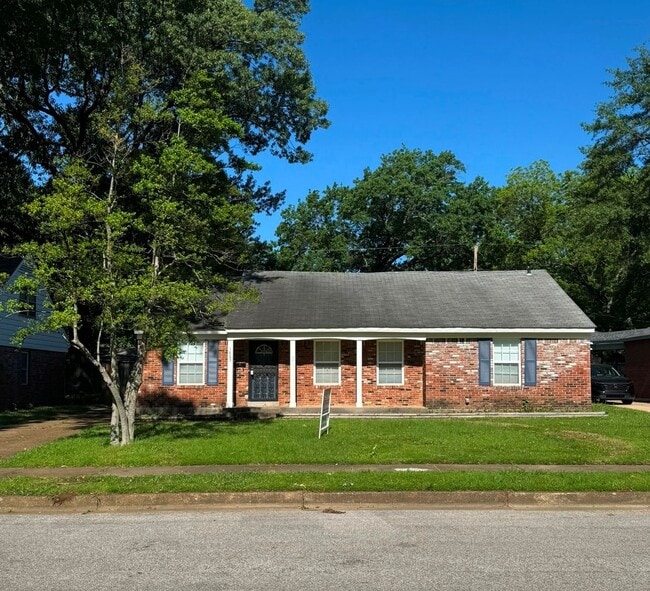 property at 1885 Dearing Rd