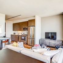 343 W Chestnut St in Chicago, IL - Building Photo