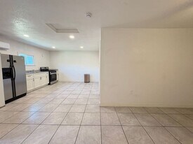 1752 Stanford Ave in Stockton, CA - Building Photo