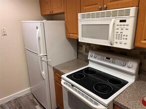 2964 NW 55th Ave in Lauderhill, FL - Building Photo - Building Photo