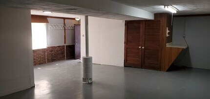 1361 N Florissant Rd in St. Louis, MO - Building Photo - Building Photo