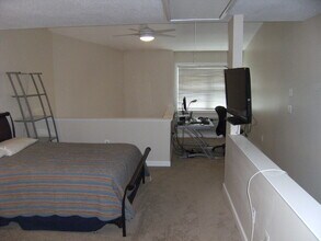 50 Pierce St, Unit Old Mill Unit 27 in Plainville, CT - Building Photo - Building Photo