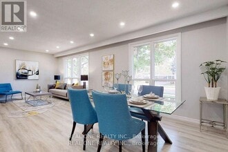 105 Aurora Heights Dr in Aurora, ON - Building Photo - Building Photo