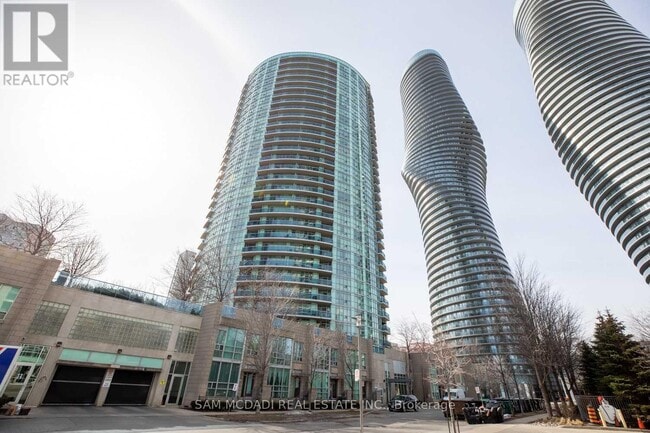 70 Absolute Ave in Mississauga, ON - Building Photo - Building Photo
