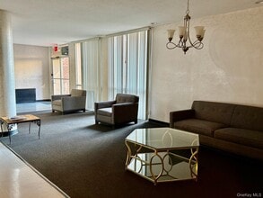 125 Lincoln Ave in Mineola, NY - Building Photo - Building Photo