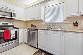 12524 Shoreline Dr-Unit -302 in Wellington, FL - Building Photo - Building Photo