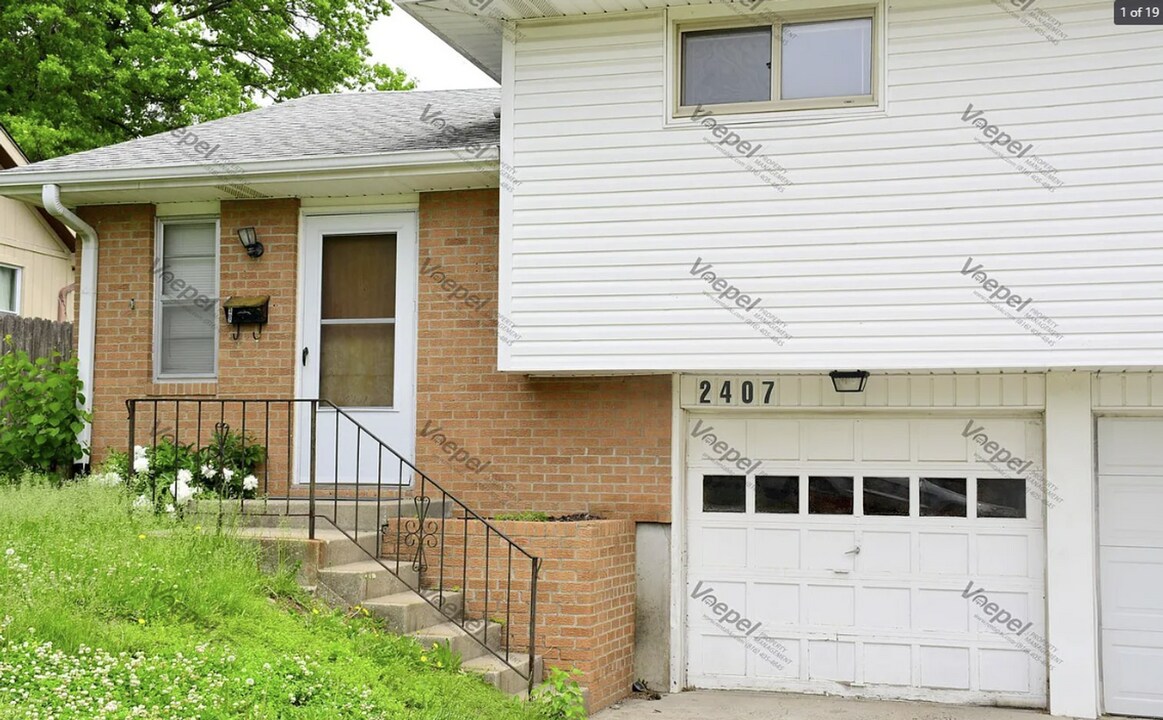 2407-2409 Harvard Ave in Independence, MO - Building Photo