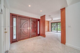 7320 SW 100th Ct in Miami, FL - Building Photo - Building Photo