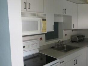 2214 NE 1st Way in Boynton Beach, FL - Building Photo - Building Photo