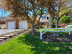 1801 Spring Ridge Ln in Lancaster, PA - Building Photo