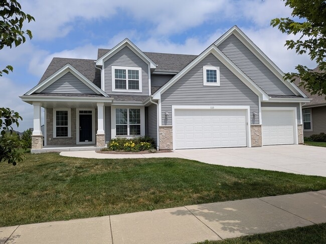 property at 1520 Foxwood Pass