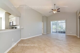 12617 Kings Lake Dr in Gibsonton, FL - Foto de edificio - Building Photo