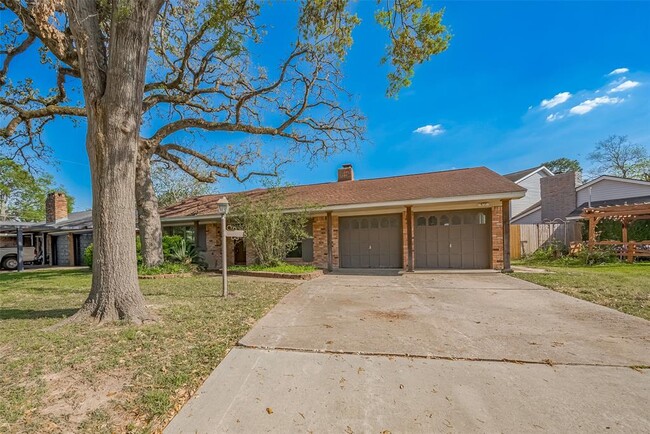 10619 Knoboak Dr in Houston, TX - Building Photo - Building Photo