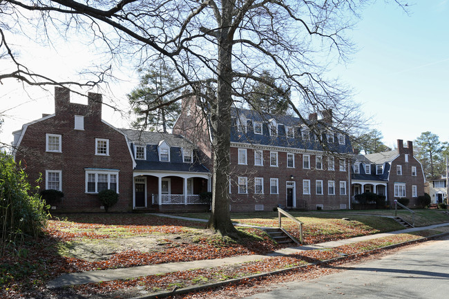 Forest Hill Avenue Apartments in Richmond, VA - Building Photo - Building Photo