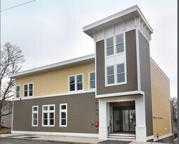 150 Green St, Unit 2A in Melrose, MA - Building Photo