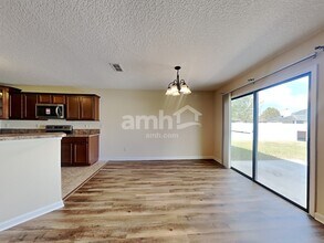 7344 Rapid River Dr E in Jacksonville, FL - Building Photo - Building Photo