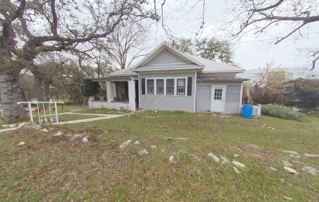 property at 906 Chestnut St
