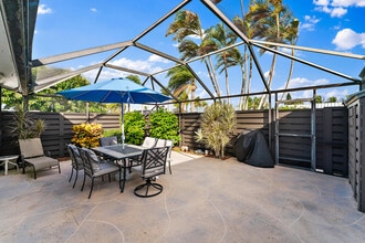 1801 S US Hwy 1 in Jupiter, FL - Foto de edificio - Building Photo