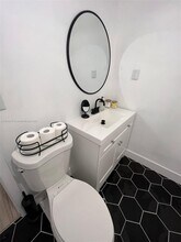 2701 NW 24th Ct in Miami, FL - Building Photo - Building Photo