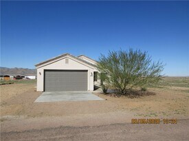 10113 Black Boot Dr in Kingman, AZ - Building Photo