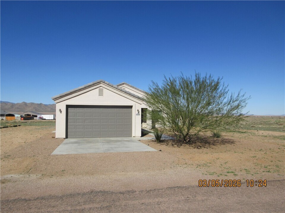 10113 Black Boot Dr in Kingman, AZ - Building Photo