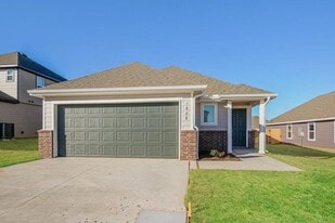 1808 Dogwood Dr in El Reno, OK - Building Photo