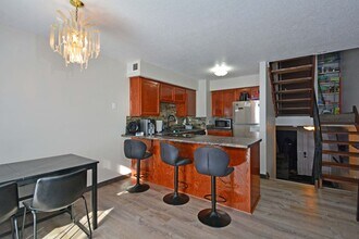 5528 Brookdale Dr N in Minneapolis, MN - Building Photo - Building Photo