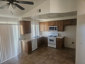 15108 Laurelwood Pl in Victorville, CA - Building Photo - Building Photo