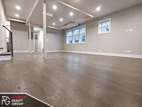 1931 W Winona St, Unit G in Chicago, IL - Foto de edificio - Building Photo