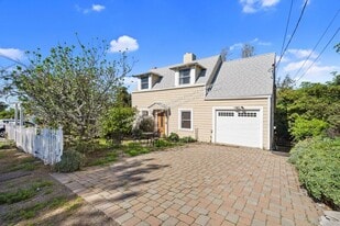 7850 Crest Ave in Oakland, CA - Building Photo