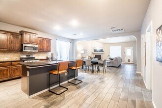 5608 Magellan St in Midland, TX - Foto de edificio - Building Photo