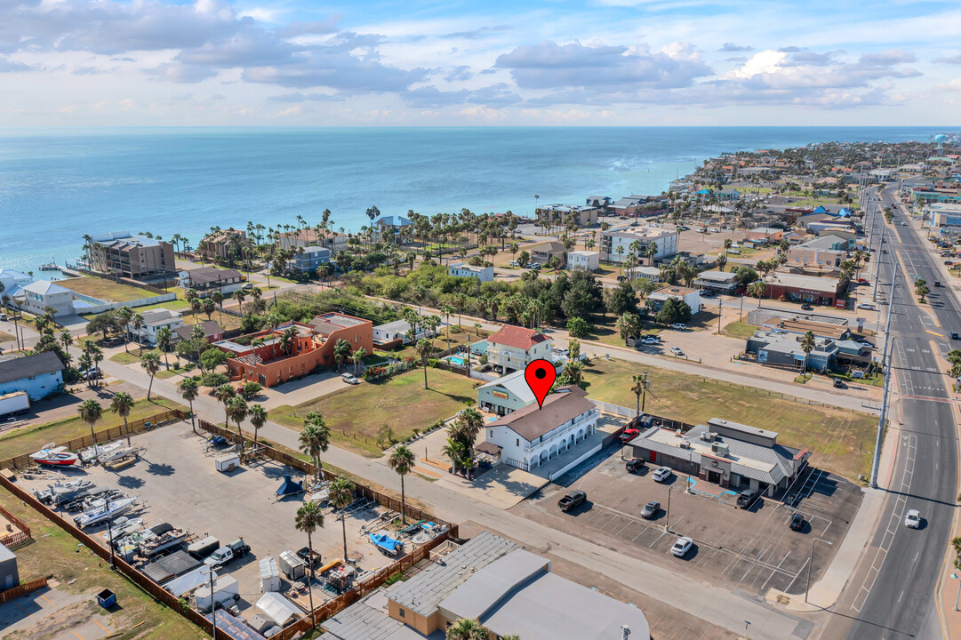 102 W Corral St in South Padre Island, TX - Building Photo