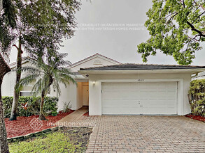 4929 SW 33rd Ave in Fort Lauderdale, FL - Building Photo - Building Photo