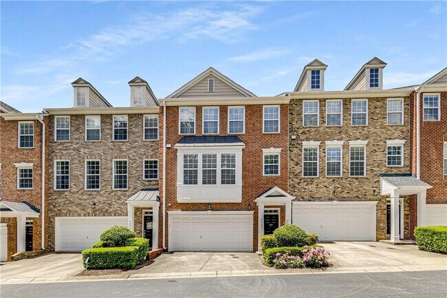 4664 Creekside Villas Way in Smyrna, GA - Building Photo - Building Photo