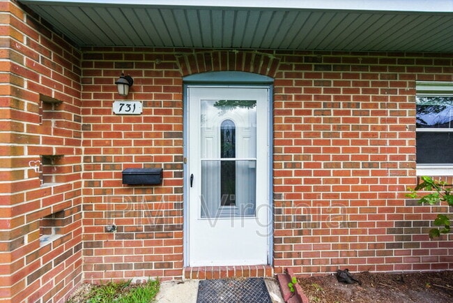 731 Stanwix Square in Norfolk, VA - Building Photo - Building Photo
